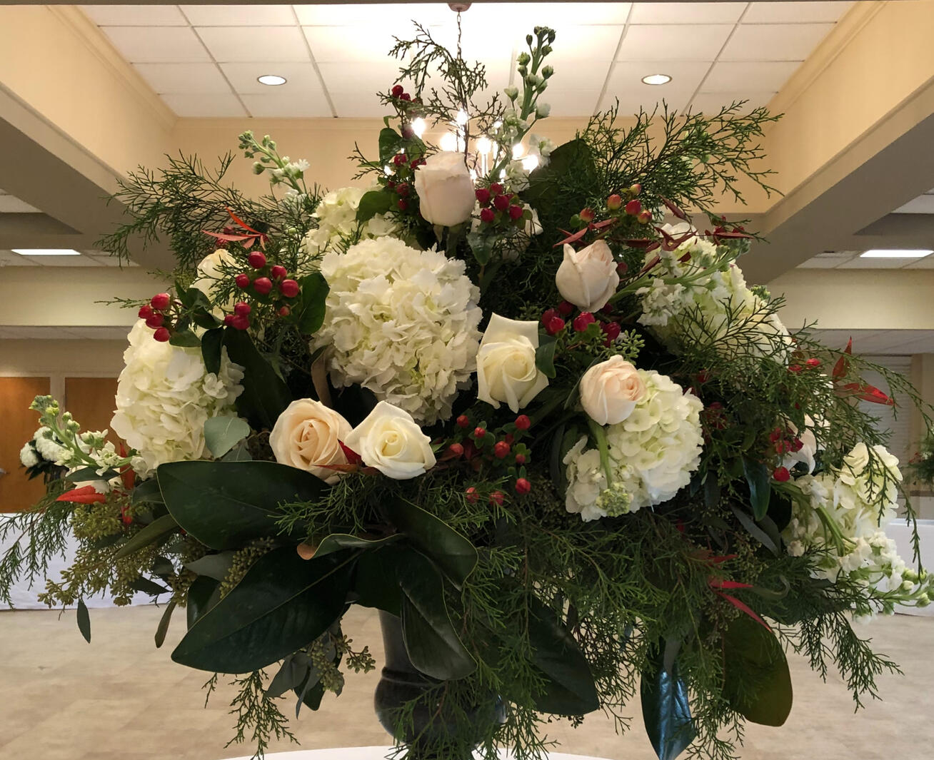 Elegant Christmas Centerpiece